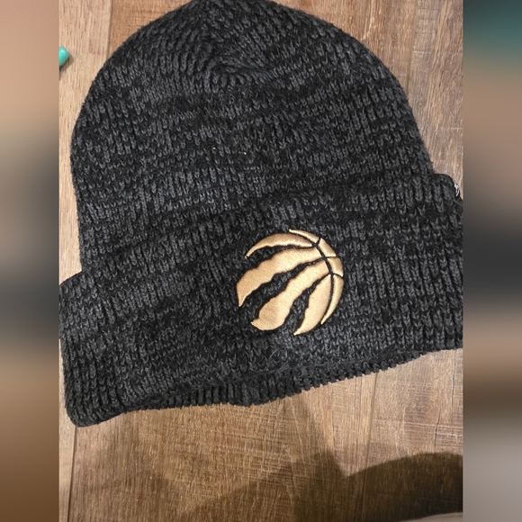 NBA 47 Raptors Toque Like New - Picture 1 of 3